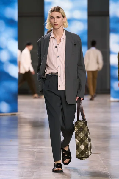 Look 27
